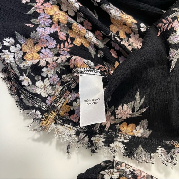 Maurices Black Multicolor Floral Print Fray Hem Tunic Popover Top Medium Women’s - Picture 9 of 10